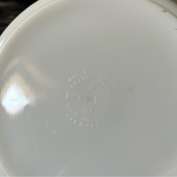 COPY - Vintage Pyrex 475-B green square verde flower 2.5 quart casserole dish - Picture 13 of 13